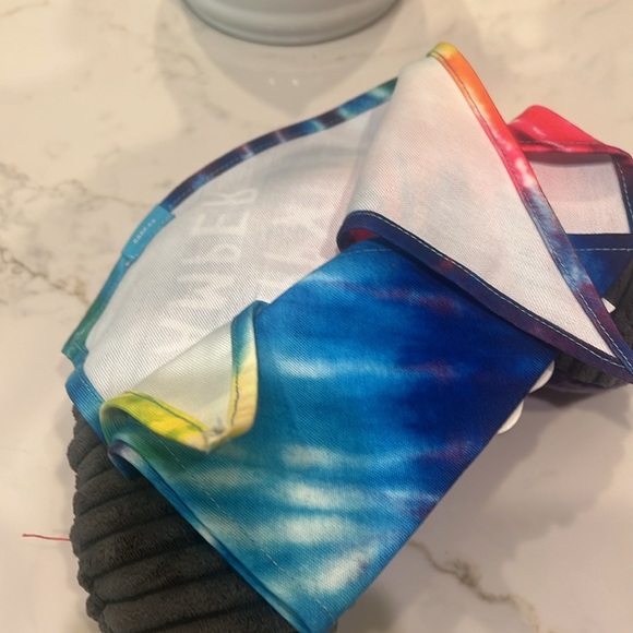 🆕 3/for $20 in a BUNDLE  Bark Box “ Bandana - Rama Flip flops” - Picture 13 of 17